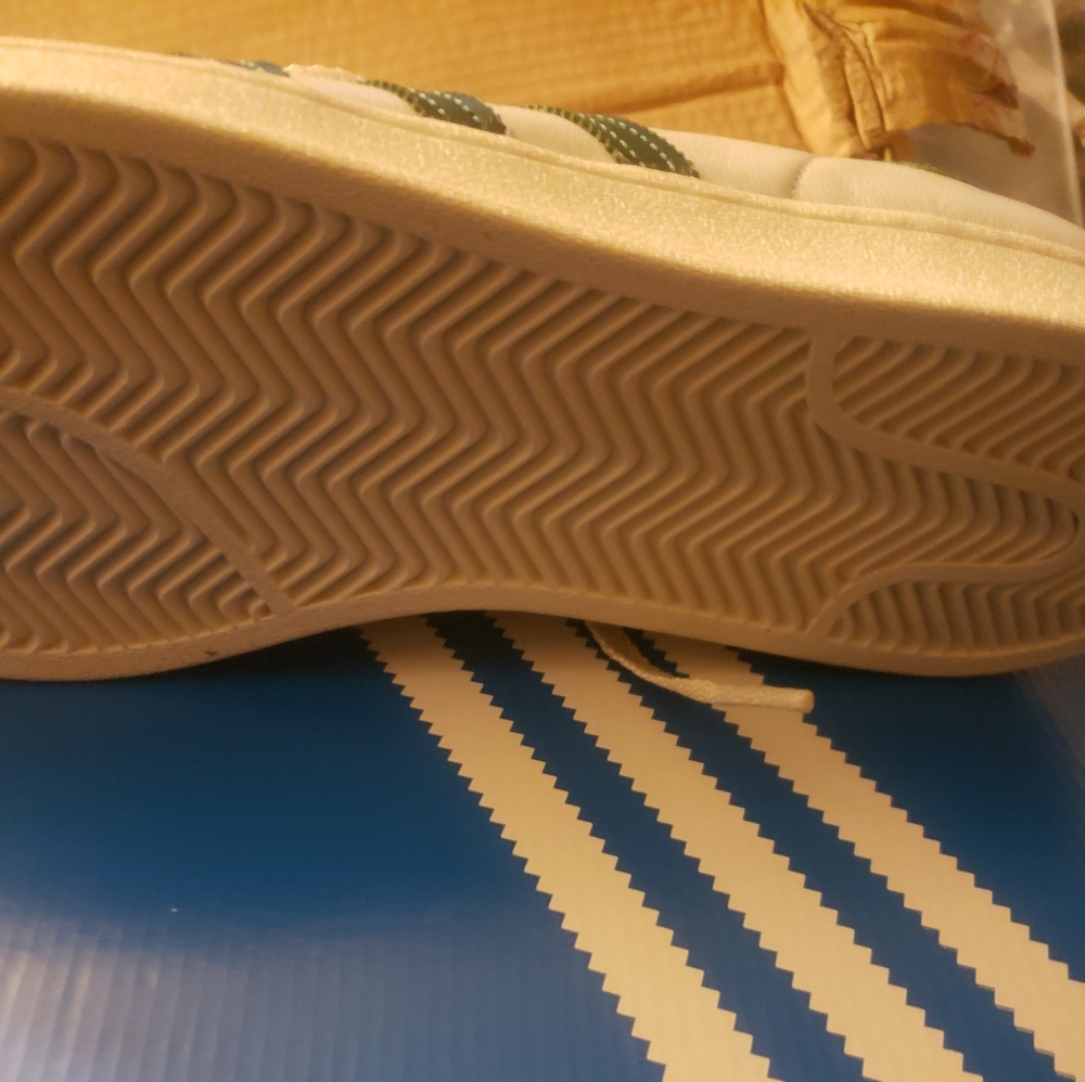 SHELL TOES. BRAND NEW ADIDAS MEN'S SIZE 13 GREEN
